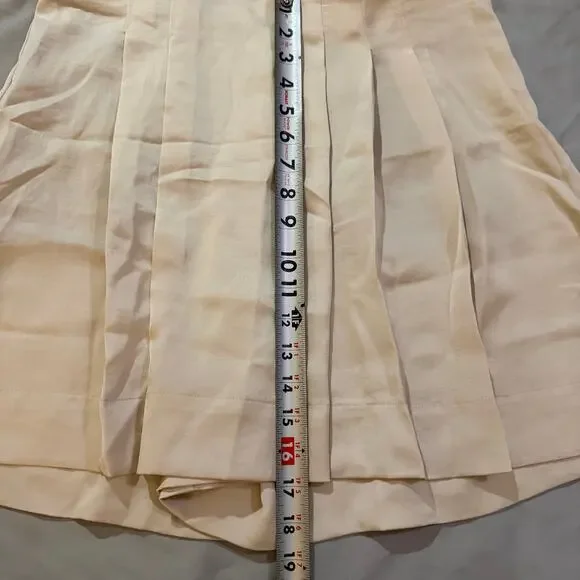 Banana Republic Champagne Satin Pleated Shorts Womens Size M Tailored Dressy - Picture 11 of 11